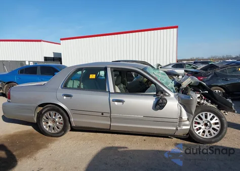 2004 Ford Crown Victoria Lx z USA, uszkodzony, nr VIN 2FAFP74W54X168324